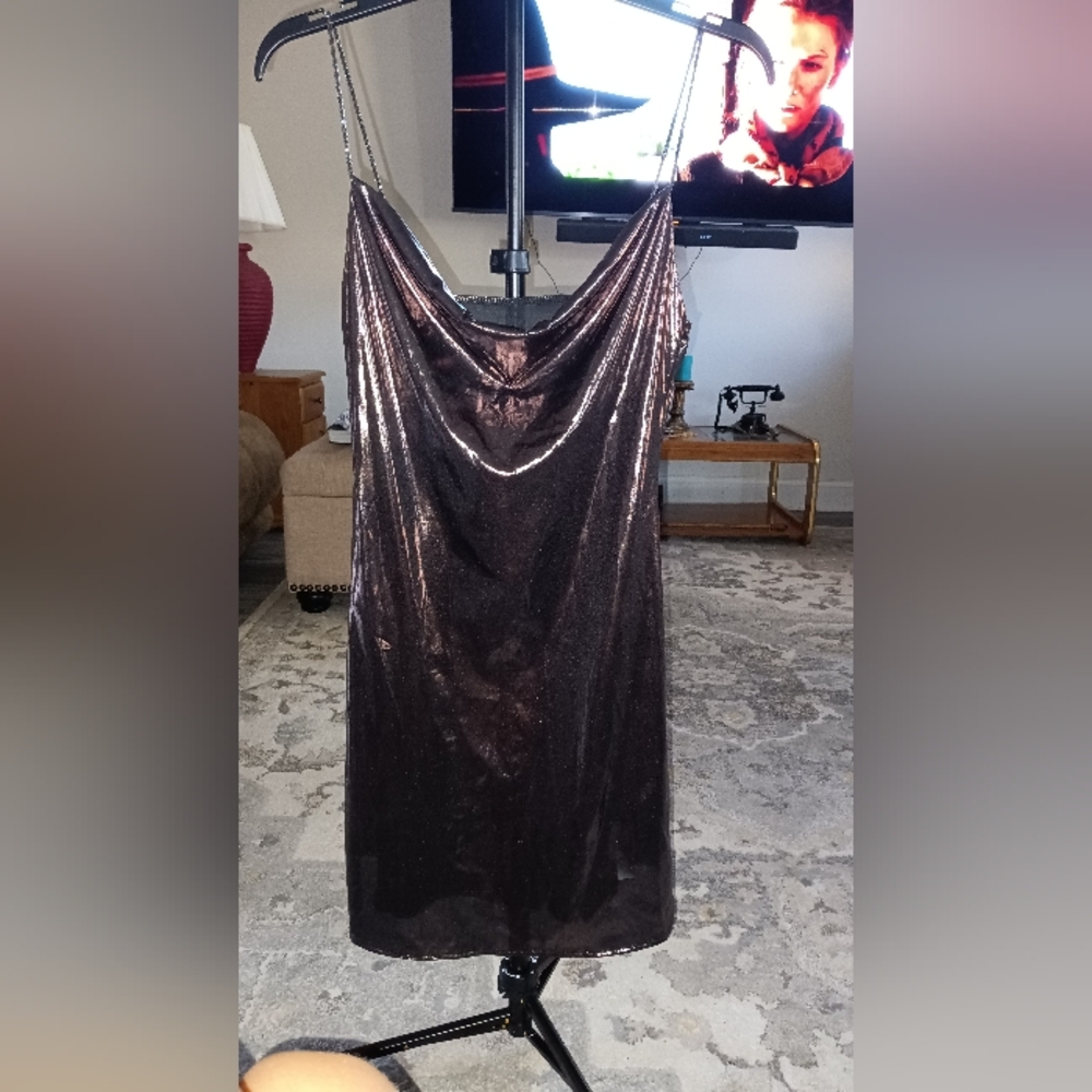 Micas Sz Med Women's Party Dress Stylish Light Like New Perf Cond Metallic Color